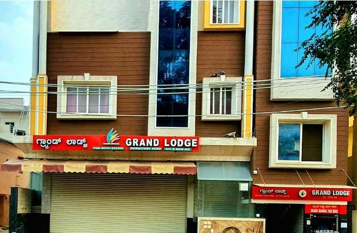 Grand hotel,  Malur