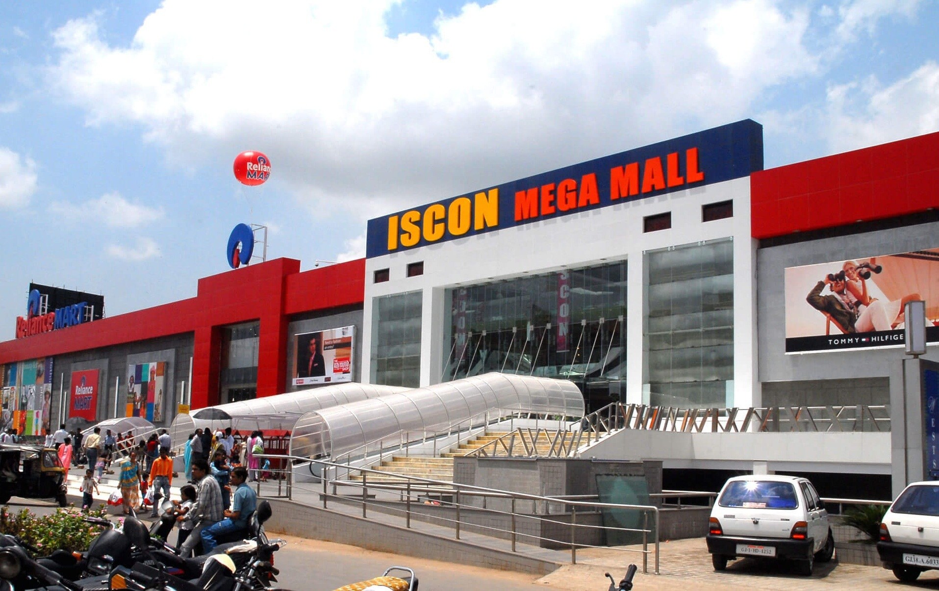 Iscon Mega Mall Near Vaishno Devi Circle On SG Highway