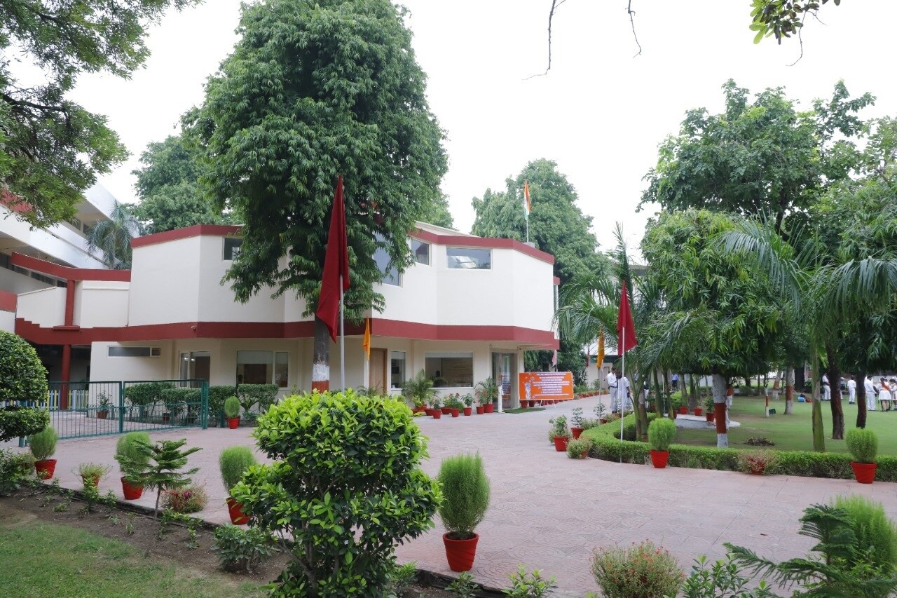 Jpeejay School Sector 15