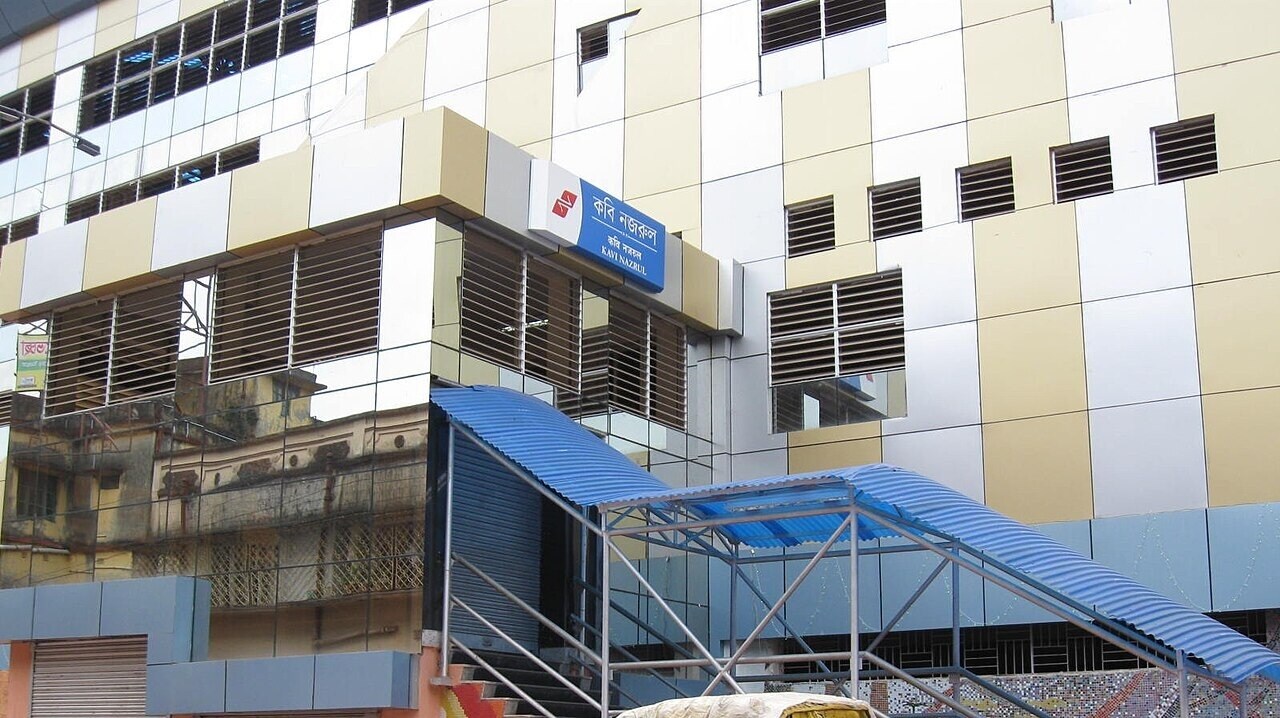 Kavi Nazrul Metro Station Garia