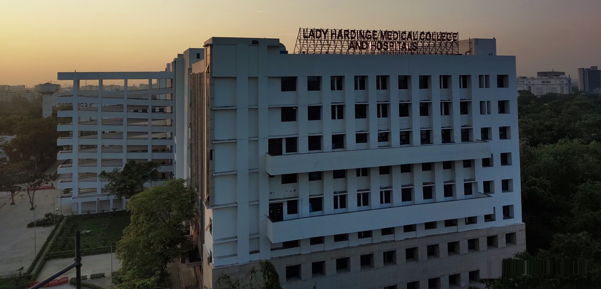 Lady Hardinge Hospital Pahar Ganj