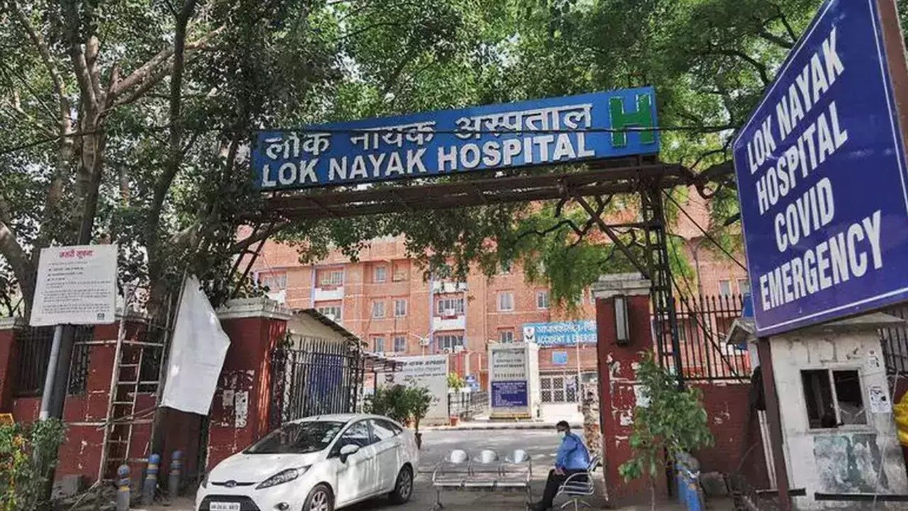 Lok Nayak Hospital India Gate