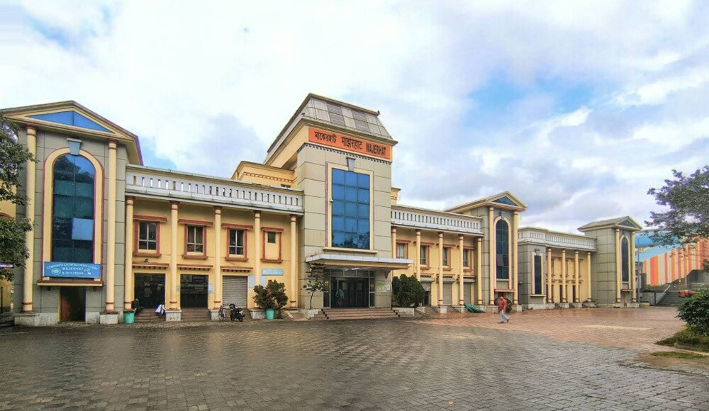 Majerhat Railway Station Alipore