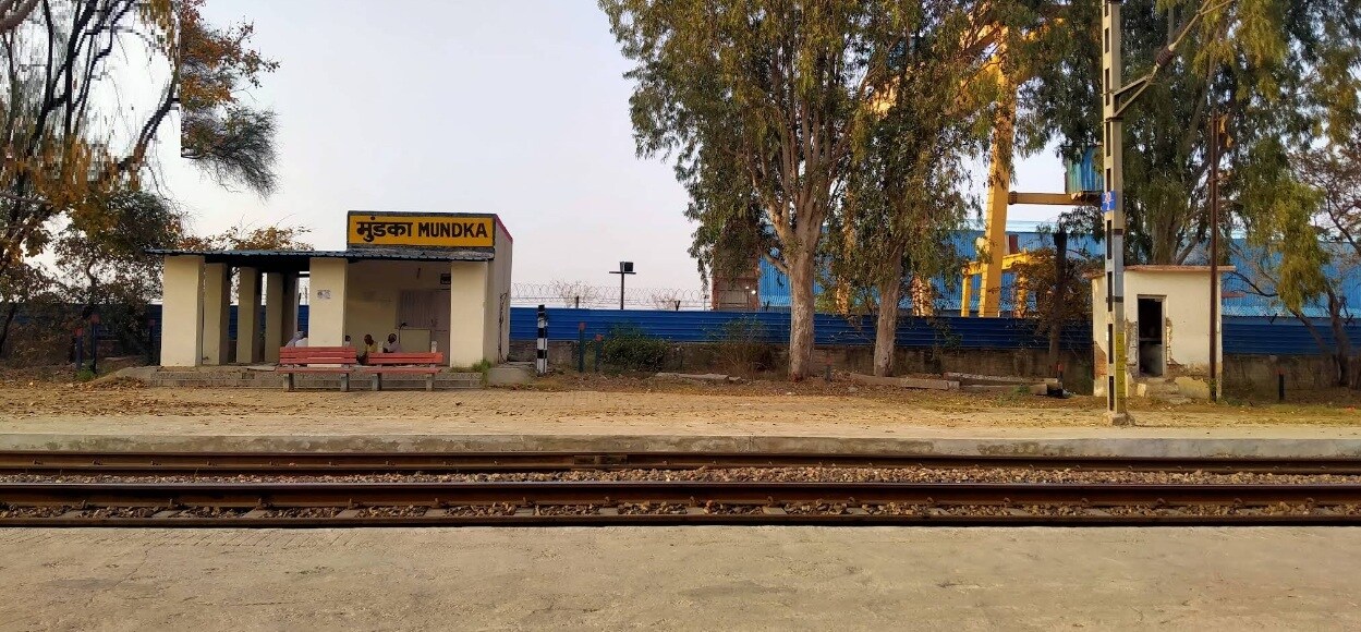 Mundka Railway Station Mundka