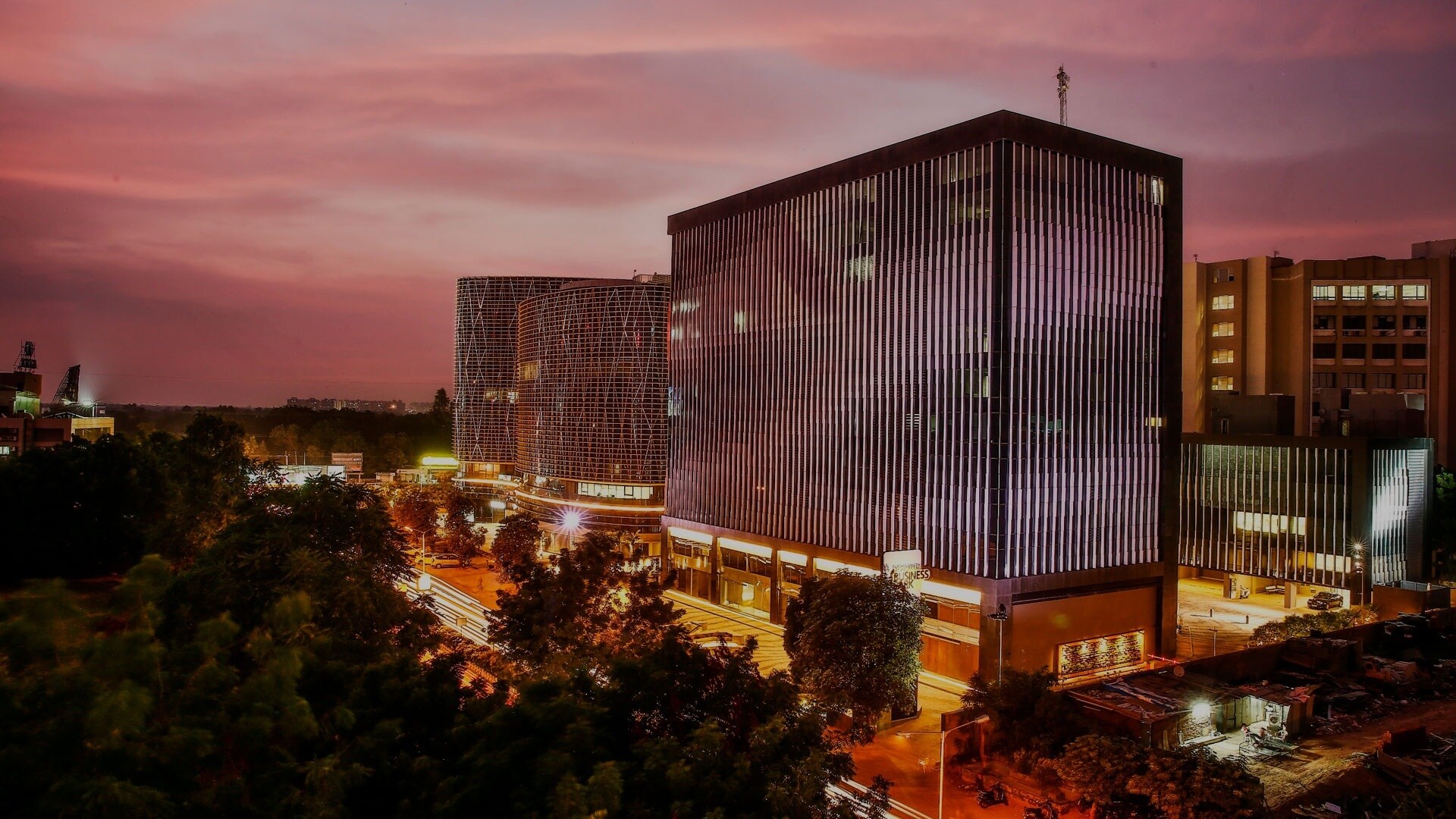 Parshwanath Business Park Satellite