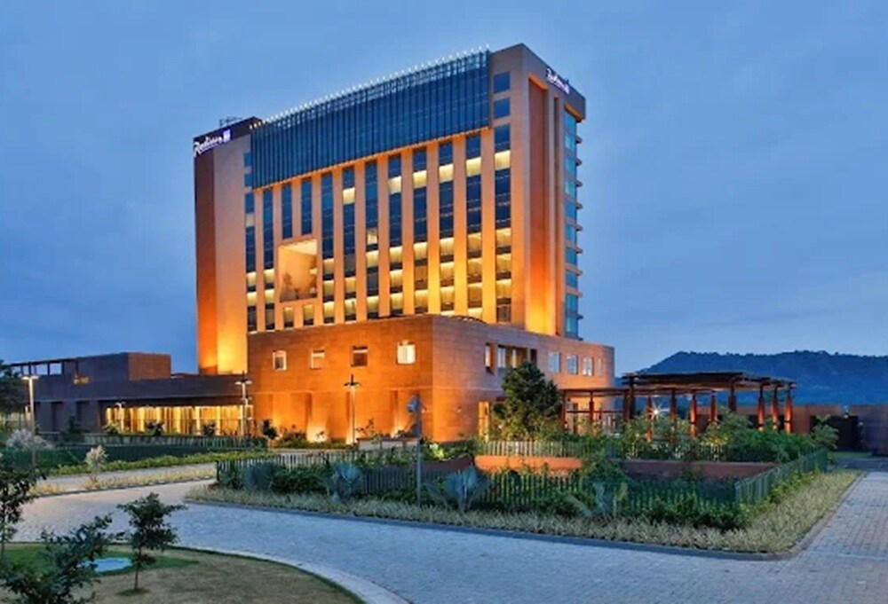 Radisson Blu Hotel Dhirenpara