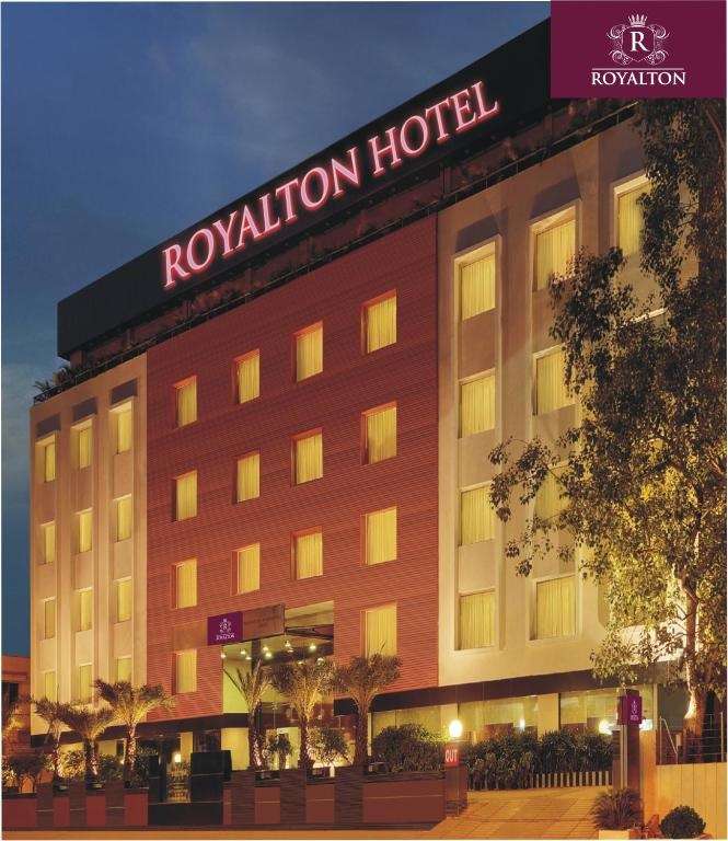 Royalton Hotel,  Malakpet
