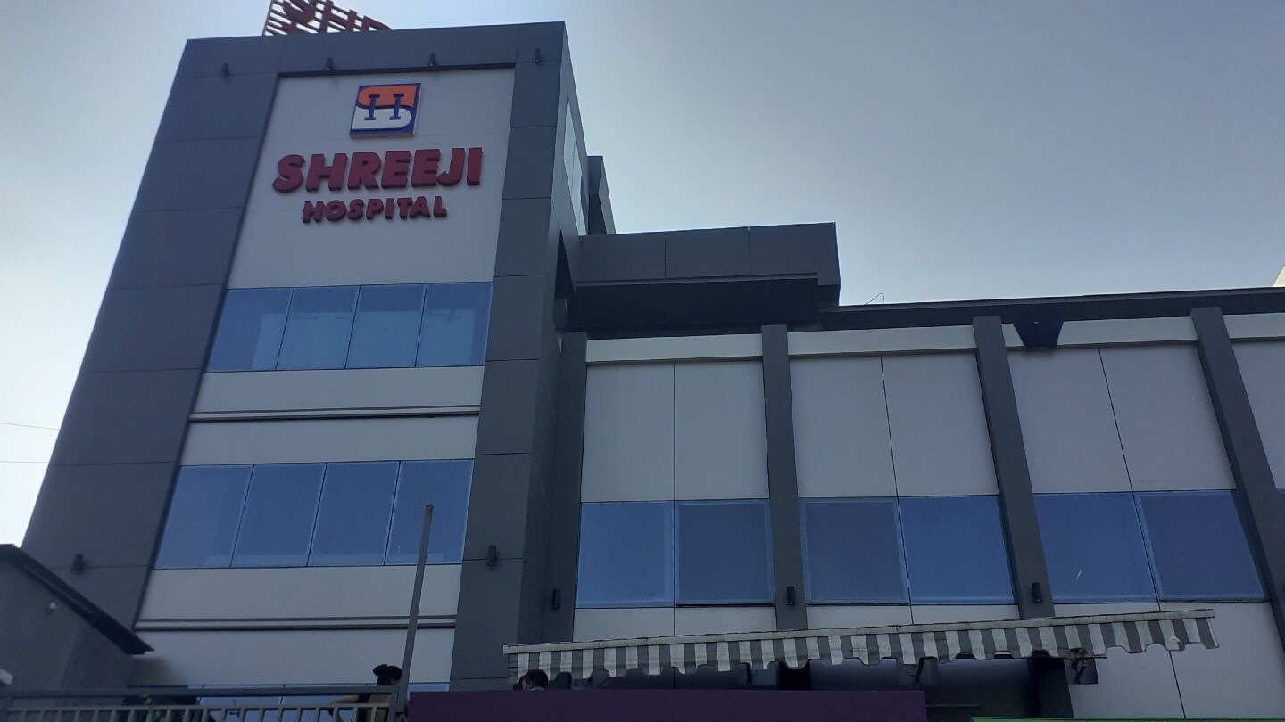Shreeji Hospital Sabarmati