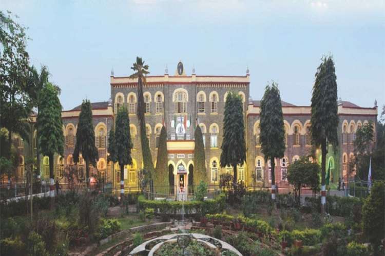 Sir Parashurambhau College,  Saras Baug
