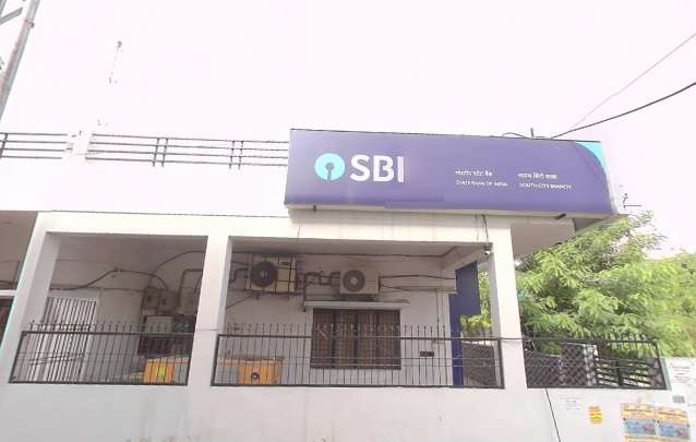 State Bank of India South City,  South City