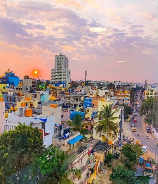 Hebbal_a city street filled with lots of tall buildings