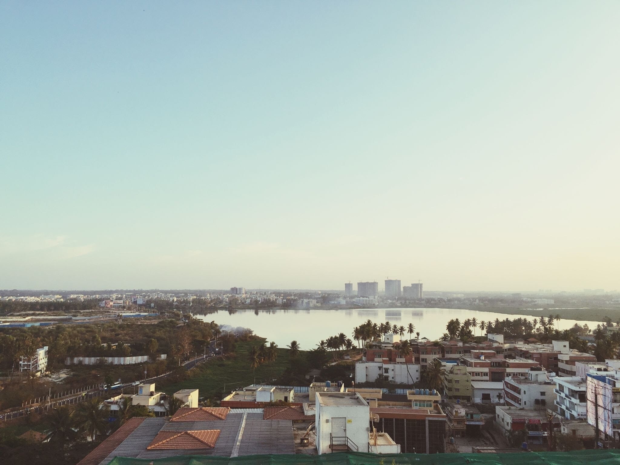 Hoskote_a large city with a large body of water