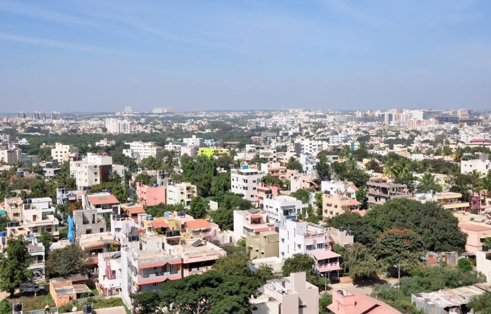 Tilak Nagar_a city with lots of buildings and trees