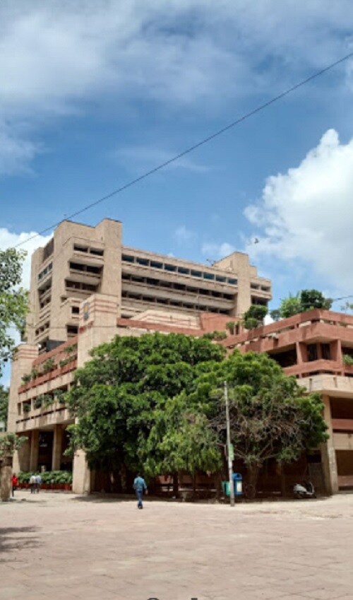 Bhikaji Cama Place_a large building with a clock on the top of it