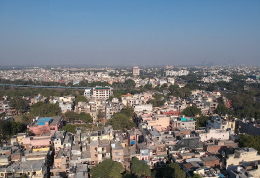 Nehru Nagar_a city with a lot of tall buildings