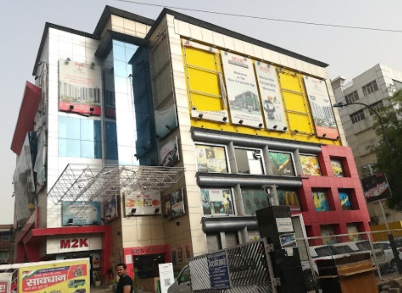 Rani Bagh_a large building with a lot of windows