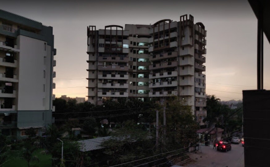 Sector 28_a large building with a lot of windows