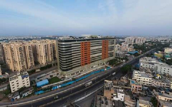 Hafeezpet_a city with tall buildings and tall buildings