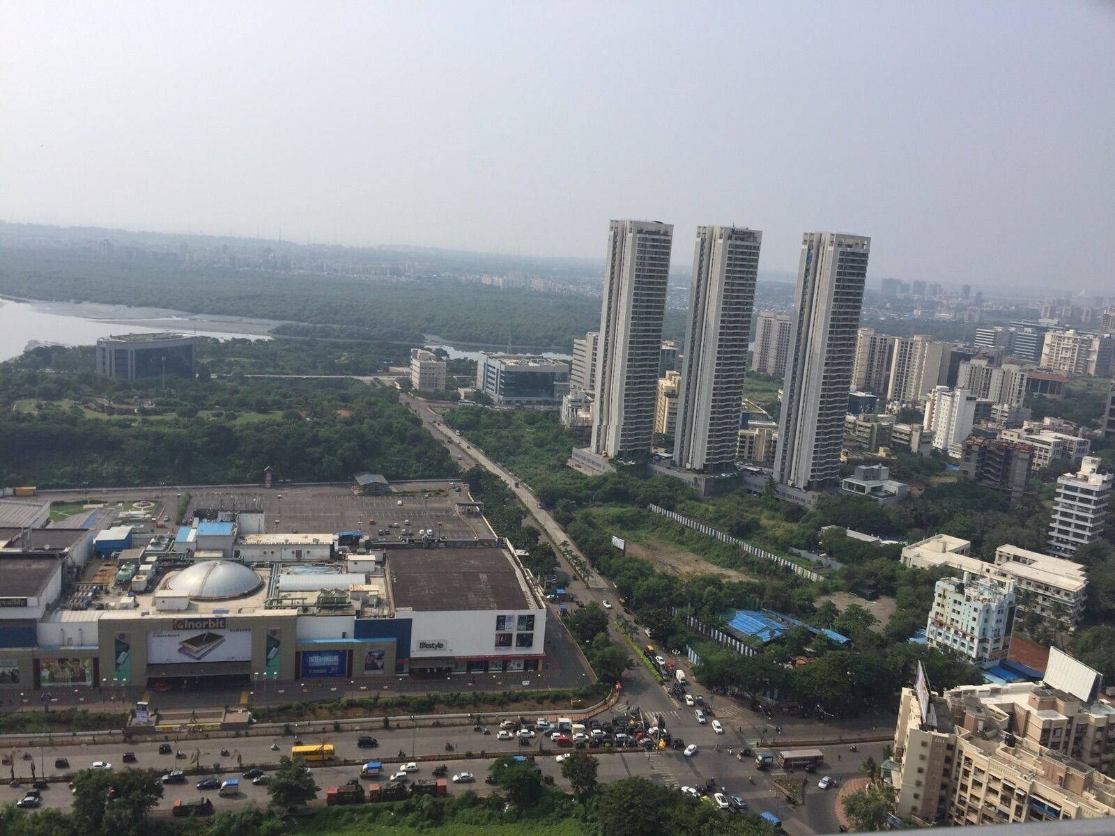 Hafeezpet_a city with a lot of tall buildings