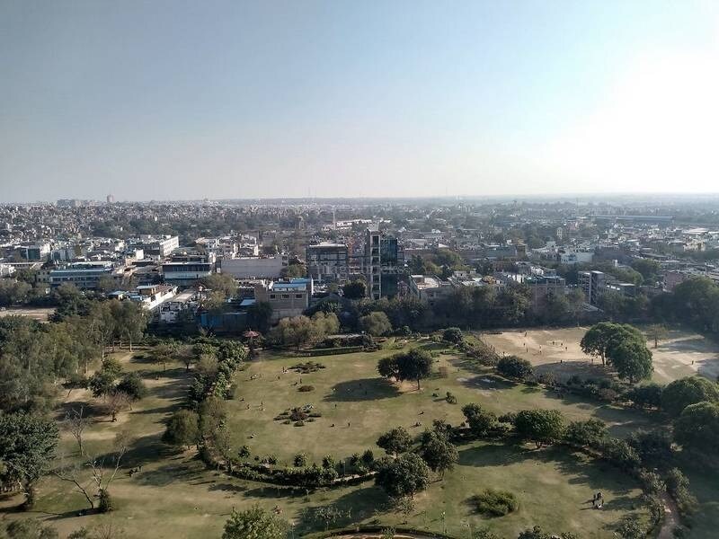 Moti Nagar_a city with lots of buildings and trees
