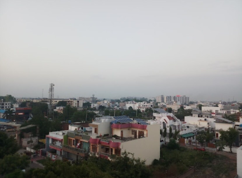 South City_a city with a lot of buildings and lots of water