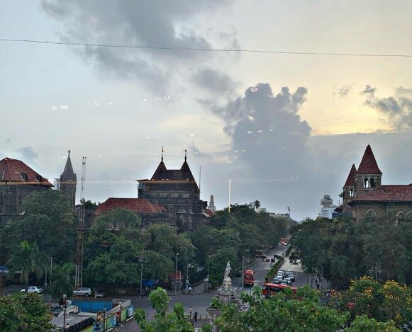 Fort_a clock tower in the middle of a city