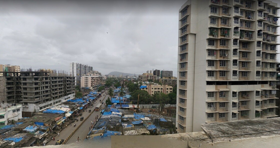 Nehru Nagar_a city street filled with lots of buildings