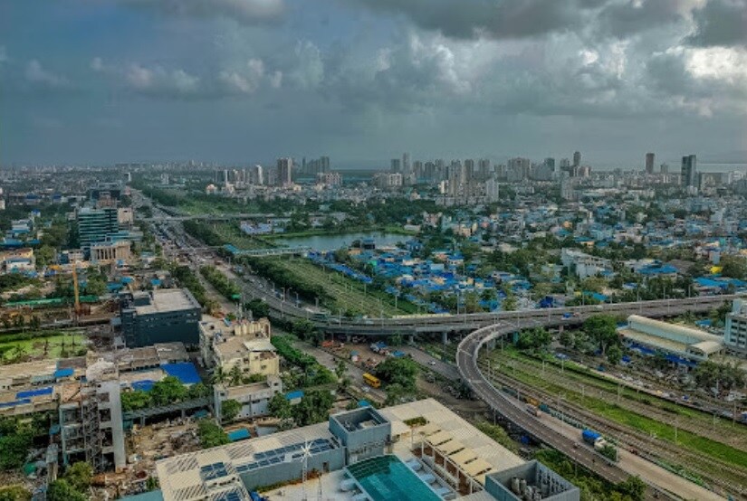 Turbhe_a city with a lot of traffic on a cloudy day