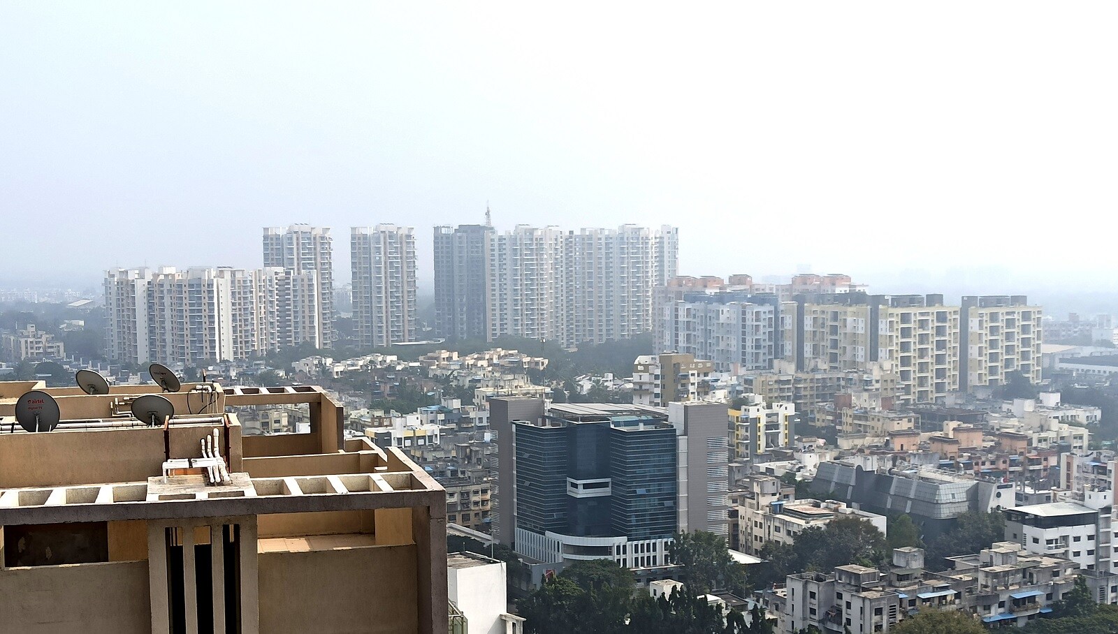 Chinchwad_a city with tall buildings and tall buildings