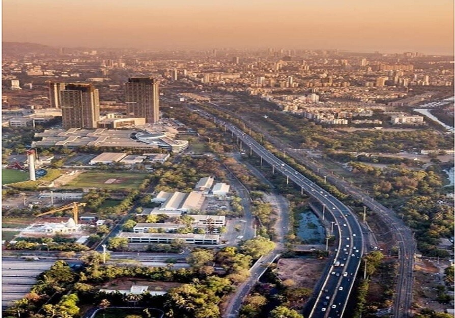 Hinjewadi_a train is going down the tracks in the city