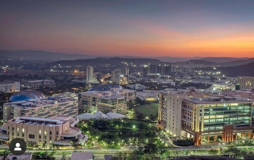 Hinjewadi_a city skyline with buildings and a sky background