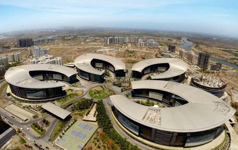 Kharadi_a large building with a lot of windows on top of it