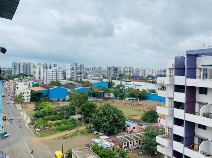 Moshi_a city with a lot of buildings and trees