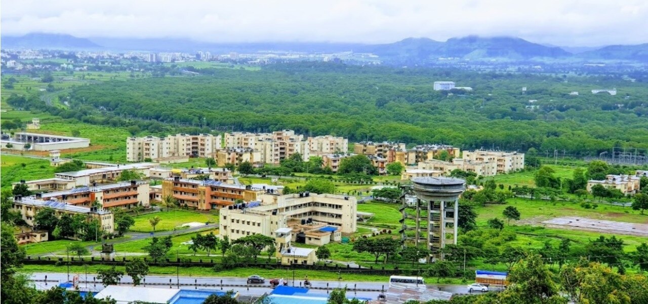 Talegaon Dabhade_a city with lots of trees and buildings