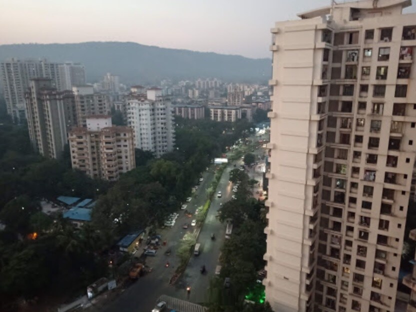 Gandhi Nagar_a city street filled with lots of tall buildings