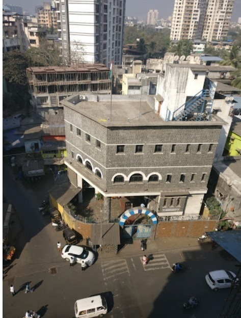 Tembhi Naka_a city street filled with lots of buildings