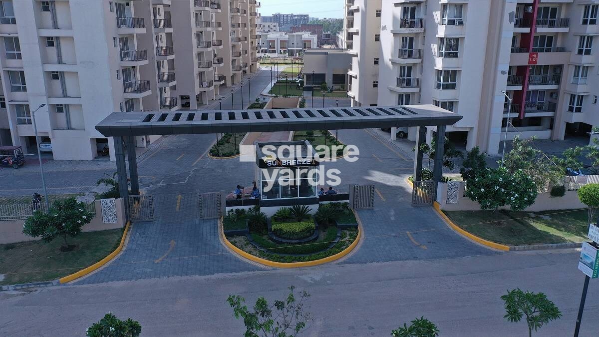 BBD Green City Sun Breeze Apartments Entrance View