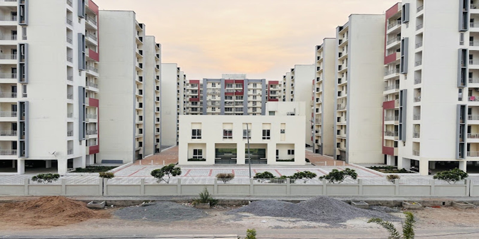 LDA Aishbagh Heights