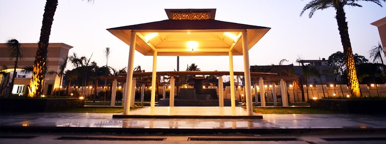 MI Rustle Court Amenities-Features