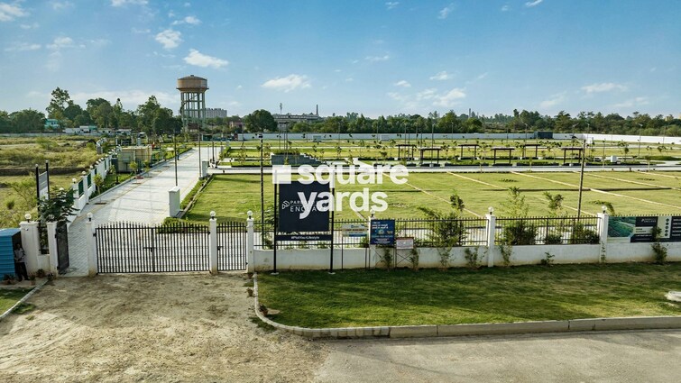 Pardos Okas Enclave Entrance View