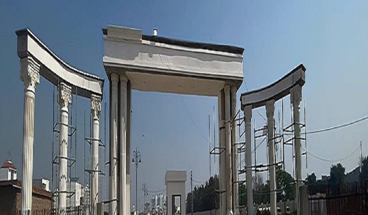 Spring Grace Entrance View