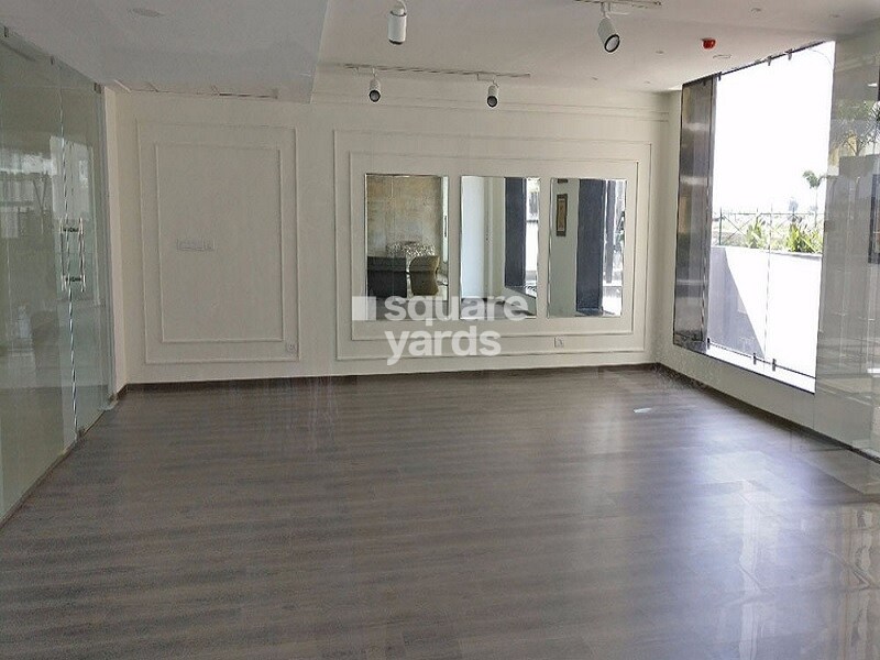 Tulsiani Golf View Lift Lobby Image 2