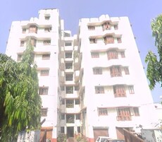 Arunachalam Apartments Husainganj Featured Image