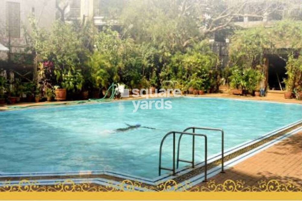 Apraulic Sterling Court Wing D Amenities-Features 1