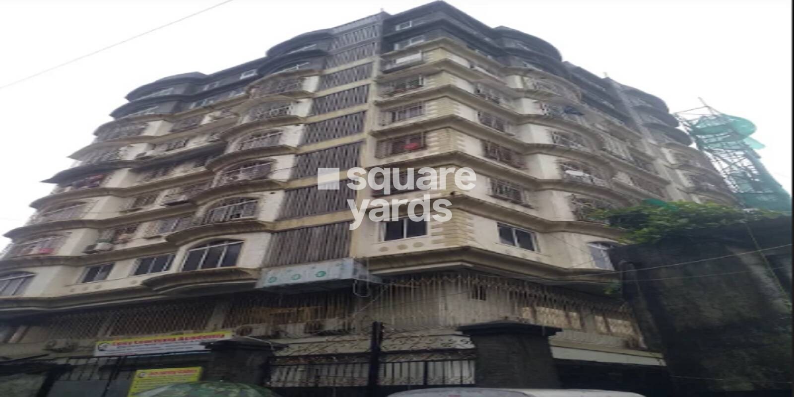 Dolphin Makhdoomi Palace