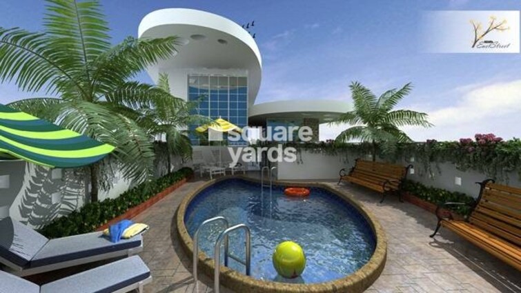 East Street Amenities-Features