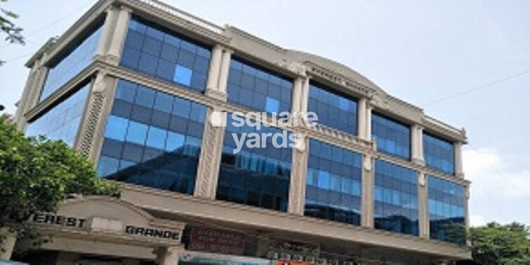 Everest Grande Cover Image