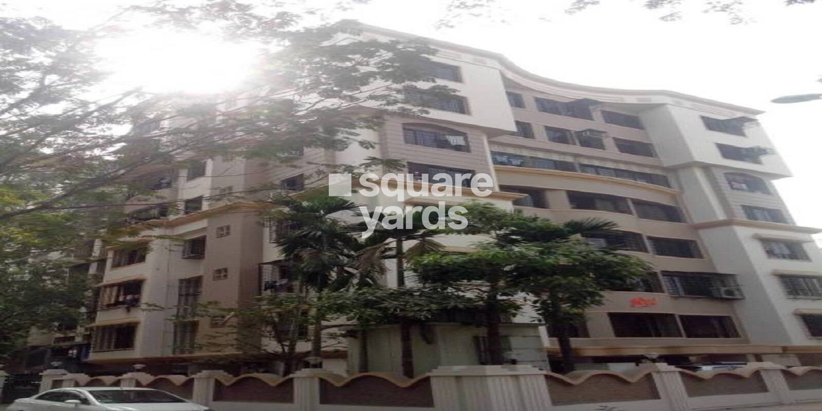 Giri Apartment