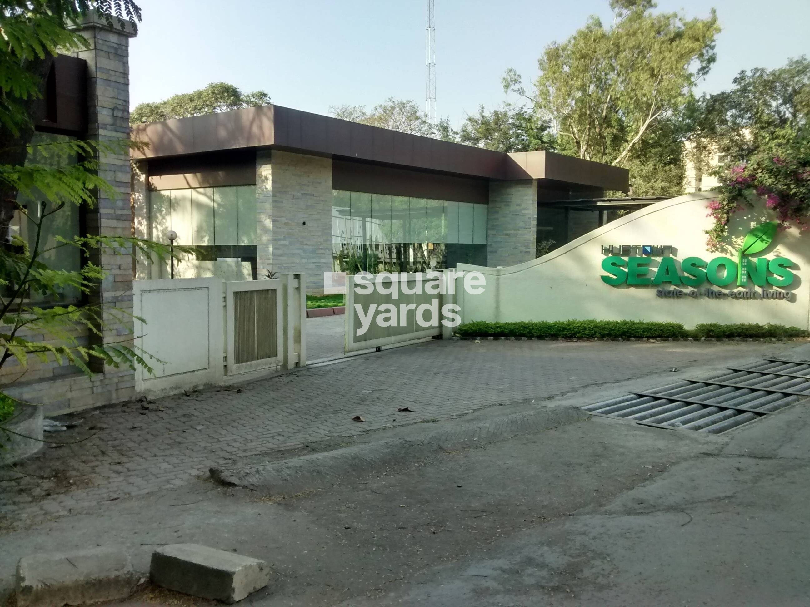 Hubtown Seasons Entrance View