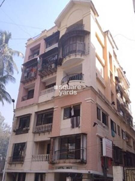 Little Hut Apartment Tower View